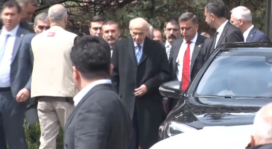 MHP Genel Başkanı Devlet Bahçeli, Türkeş'in mezarını ziyaret etti