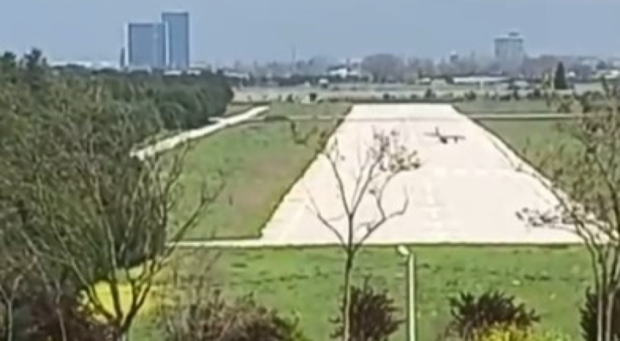 Bursa'da iniş takımı kırılan eğitim uçağındaki 2 kişi ölümden döndü