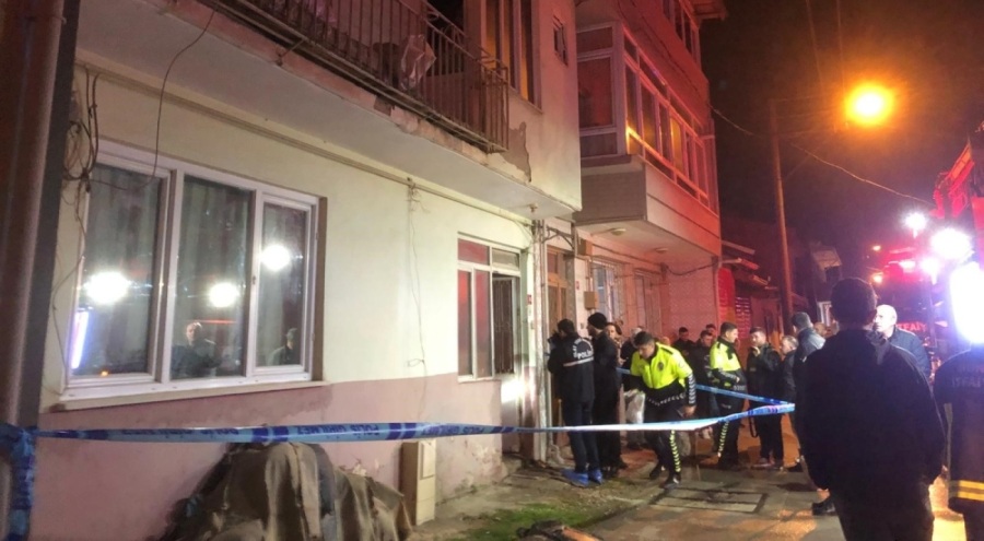 Evde çıkan yangında 3 aylık bebek ve 4 yaşındaki çocuk hayatını kaybetti