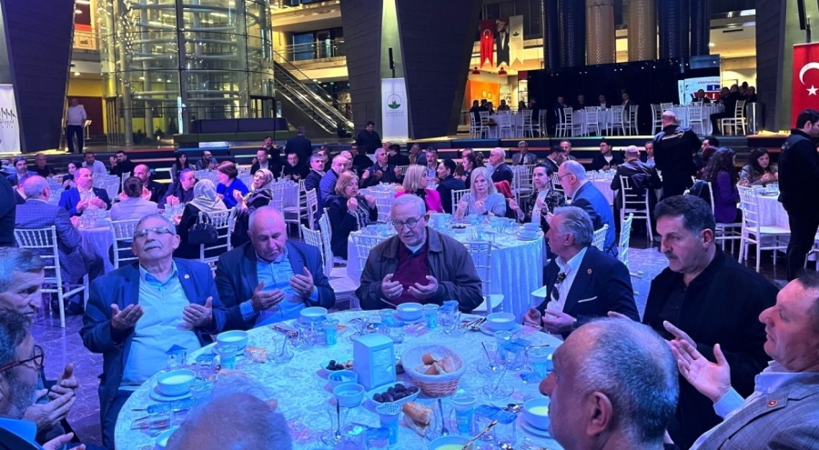 Başkan Aydın muhtarlar ve meclis üyelerine iftar verdi
