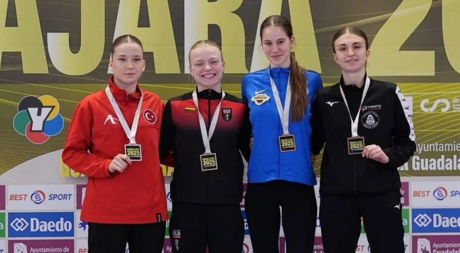 Belediyesporlu Nisanur Çakır'dan gümüş madalya