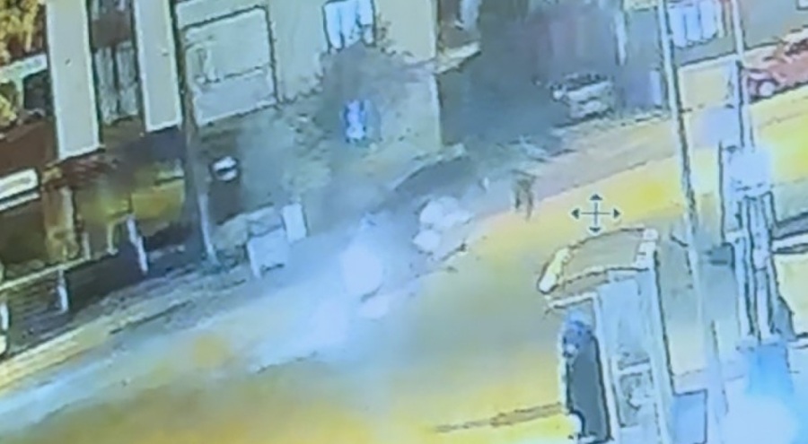 Otomobil ile çarpışan motosiklet sürücüsü ağır yaralandı