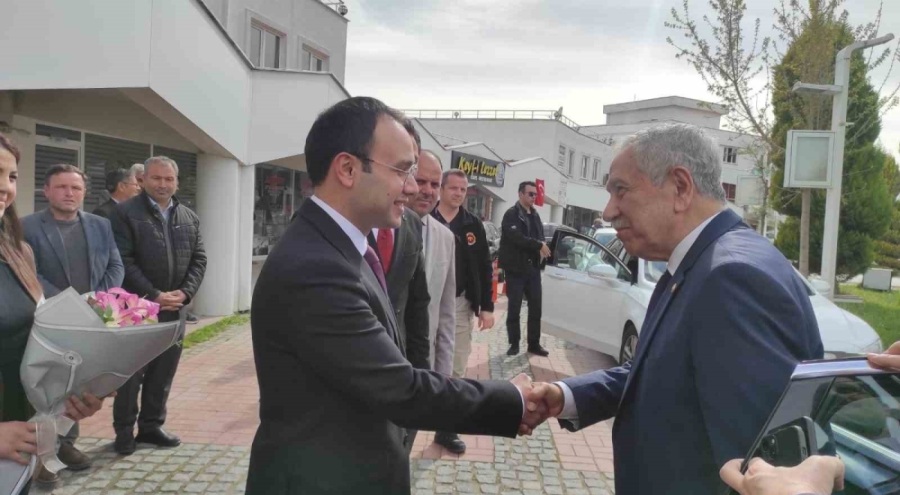 Bülent Arınç ve Mücahit Arınç Selendi'yi ziyaret etti