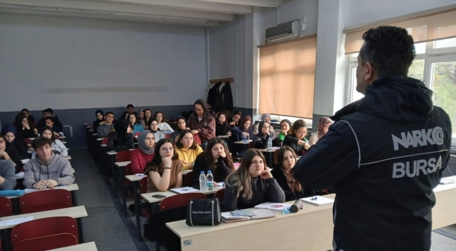 Bursa Narkotik polisi 4 günde 4 bin genci uyardı