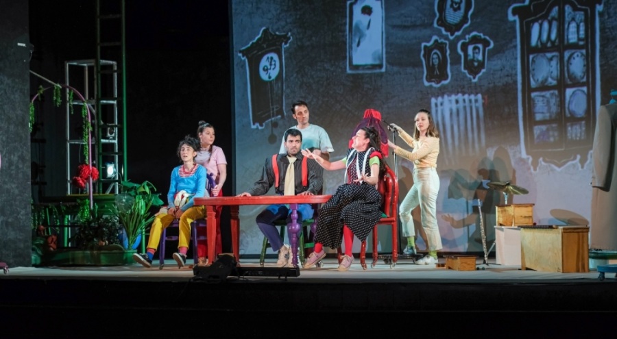 Tiyatro coşkusu Bursa'yı sardı