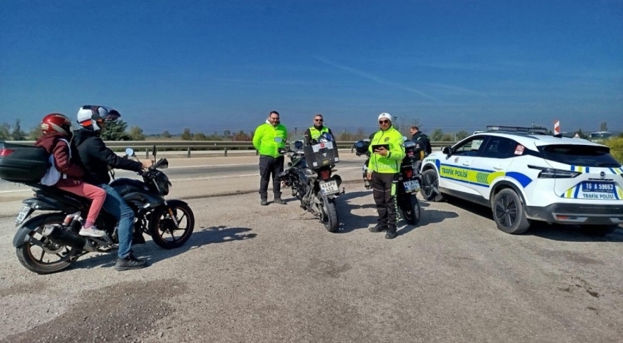 Kurallara uymayan motosikletlilere 52 bin lira ceza