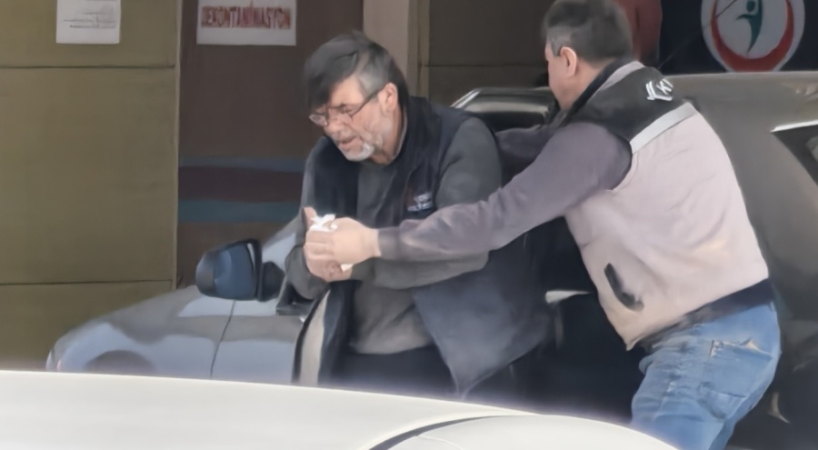 Elini makineye kaptıran işçinin 3 parmağı koptu