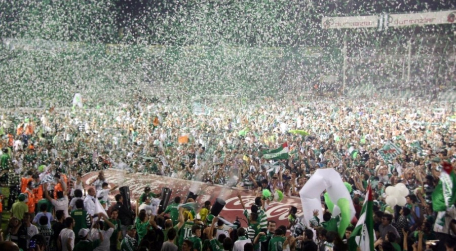 Bursaspor'un şampiyonluğu 15 yıl önce yaşananları hatırlattı