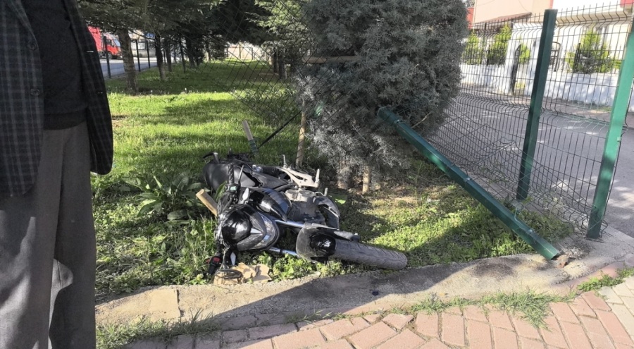 Bursa'da iki motosiklet çarpıştı: 1'i ağır 3 yaralı