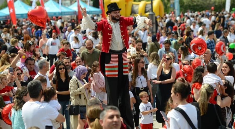 Nilüfer'de 23 Nisan Çocuk Bayramı'na renkli kutlama