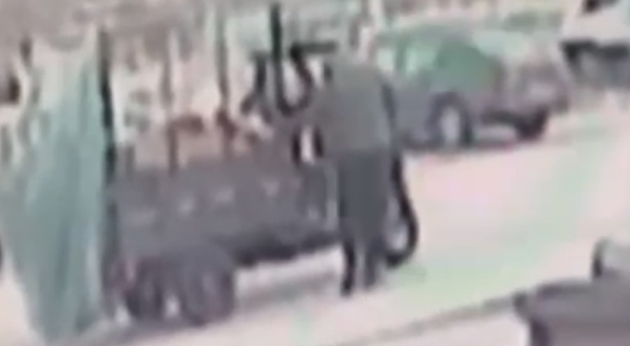 Bursa'da Rahat tavırlarla hırsızlık kamerada