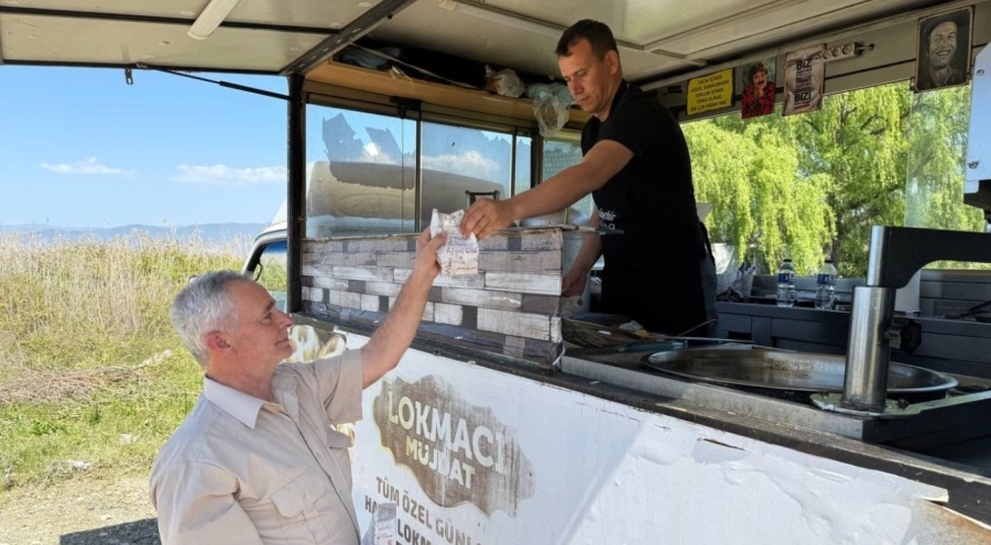 Bursa'da Papa Francis adına lokma döktürdü