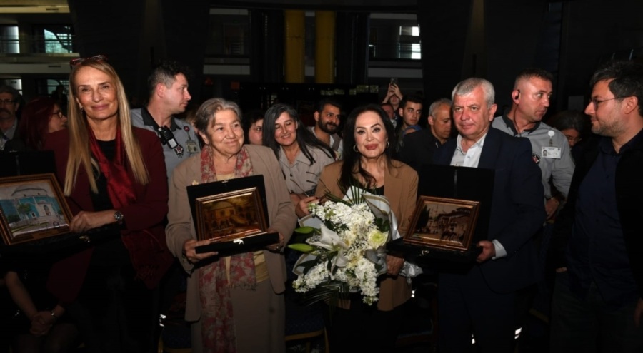 Türkan Şoray'a Osmangazi'de Sevgi Seli