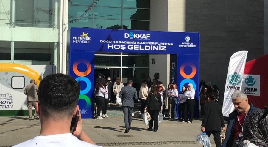 Ayplastik'ten Üniversite Gençliğine Tam Destek