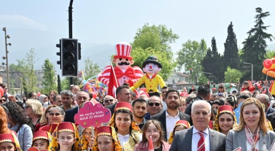 Bursa Büyükşehir'den 23 Nisan'a coşkulu kutlama