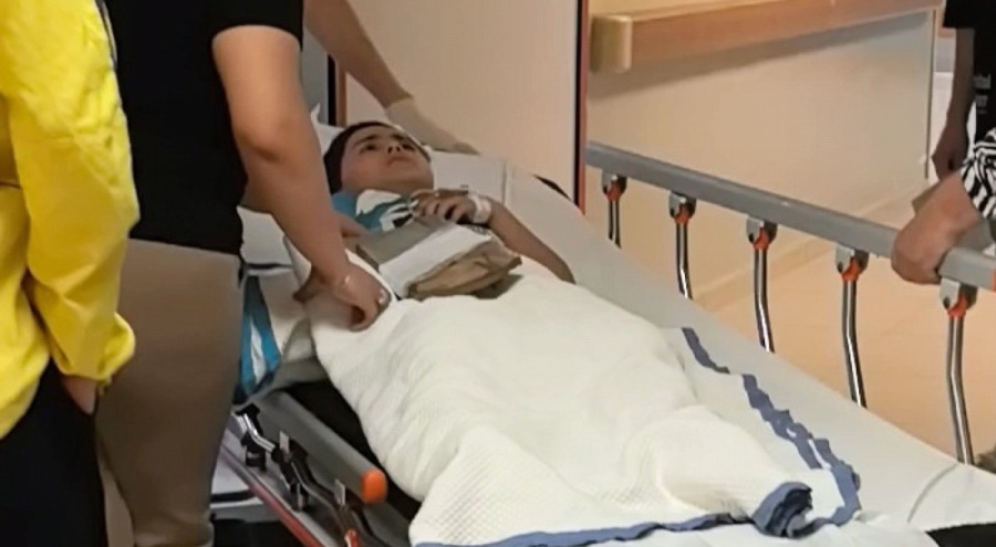 9 yaşındaki çocuğun eline çivili tahta saplandı