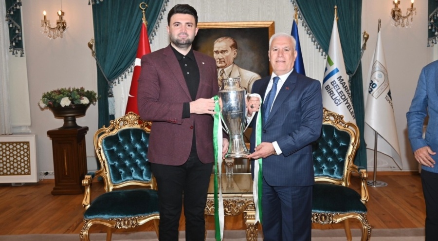 Bursaspor Başkanı Enes Çelik'ten Başkan Mustafa Bozbey'e teşekkür ziyareti