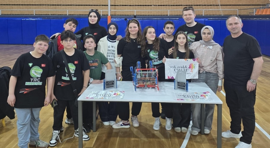 Yedi Renkli Çınar Okulları'ndan Uluslararası Robotik Turnuvasında Büyük Başarı