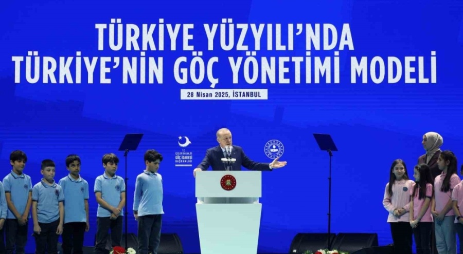 Cumhurbaşkanı Erdoğan "Türkiye'de toplam 4 milyon 33 bin göçmen var"