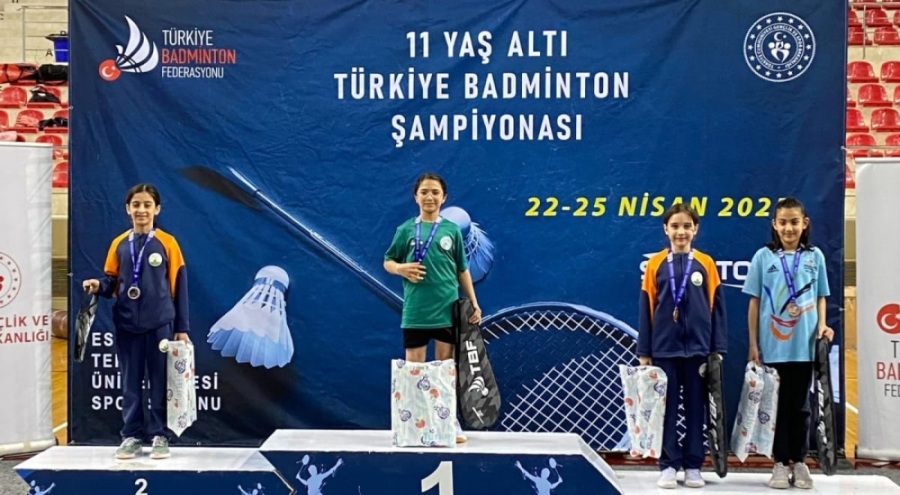 Osmangazi Belediyespor'un Genç Badmintoncuları Göz Doldurdu