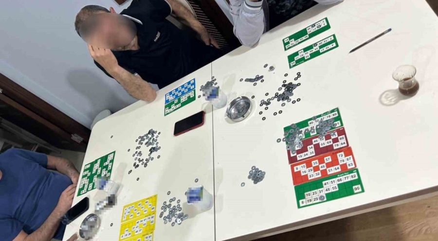 Kumar oynatıp canlı yayınladı, polis baskın yaptı