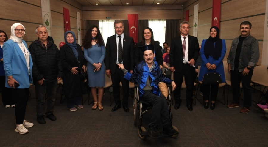 Okuma Aşkı Engel Tanımadı