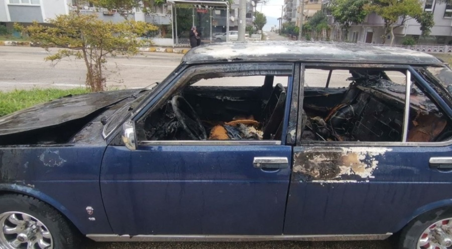 Bursa'da seyir halindeki otomobil alev aldı