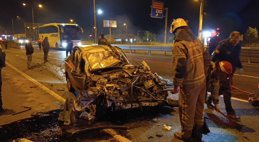 Bursa'da kamyonun altına giren otomobilin sürücüsü 2 gün sonra hayatını kaybetti