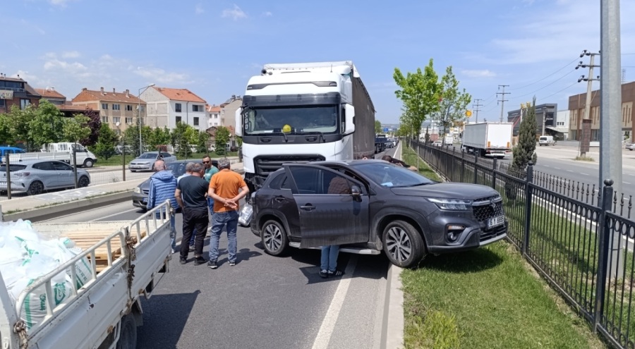 Bursa'da tırla cip çarpıştı: 1 yaralı