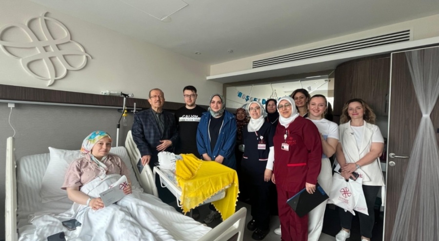 Hayat Hastanesi'nde Anneler Günü kutlaması...