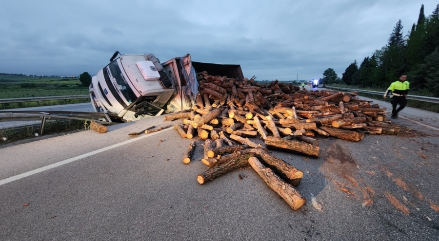 Bursa'da trafik kazası: 3 yaralı