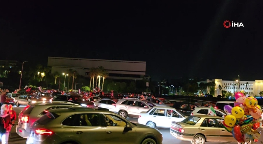 Suriye'de ABD'nin yaptırımları kaldırma kararı kutlandı