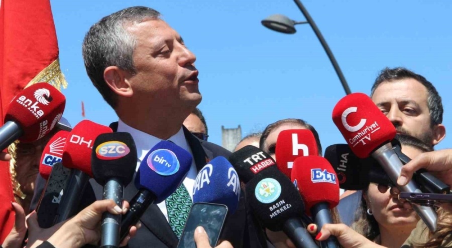 CHP Genel Başkanı Özel, Soma'daki anma programına katıldı