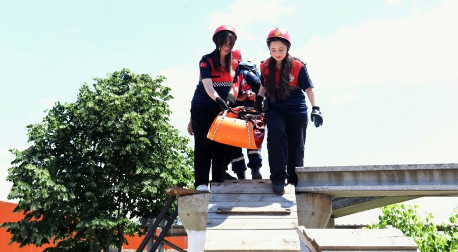 Osmangazi Belediyesi'nden Öğrencilere Arama Kurtarma Eğitimi