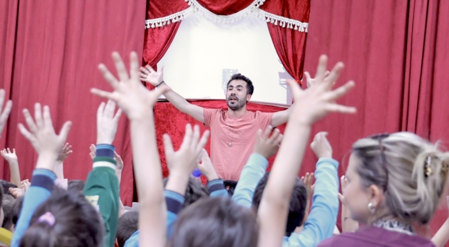 Karagöz Gölge Oyunu ile Çocuklara Enerji Tasarrufu Dersi