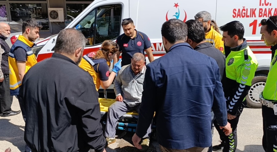 Bursa'da kamyonet ile çarpıştı tedaviyi reddetti, hastanede beyin kanaması sebebiyle yoğun bakıma alındı