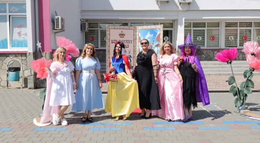 "Bir Rotary Masalı" büyüledi