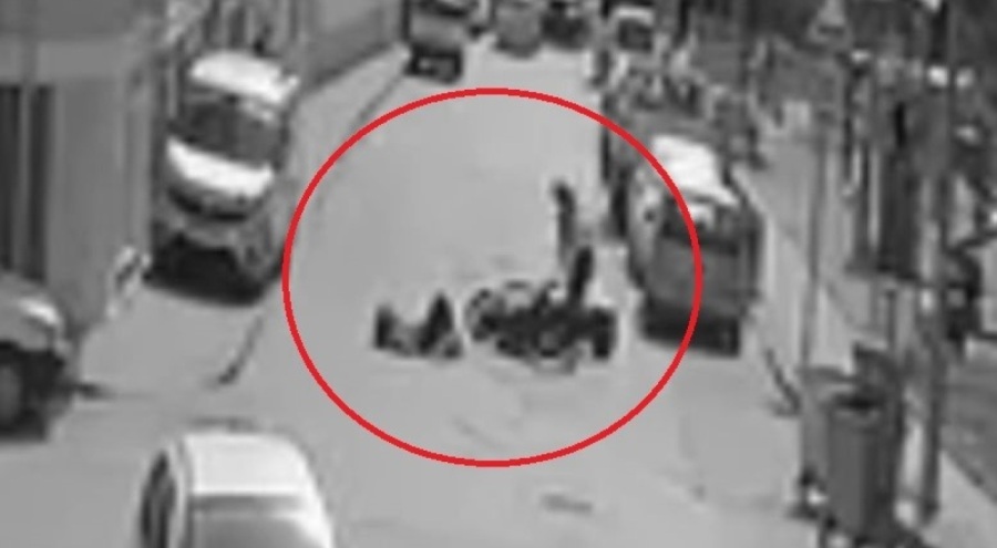 Karşıya geçen kadına çarptı, yaralıyı olay yerinde bırakıp kaçtı