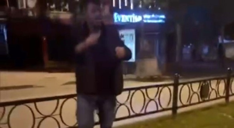 Bursa'da Türk bayrağını yakmaya çalışan şahıs yakalandı