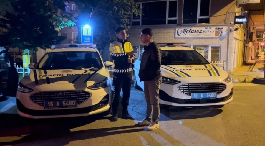 Böylesi görülmedi.. Alkollü çıkan bu sefer Türk değil, Suriyeli..