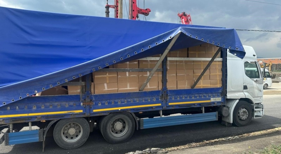 Bursa'da kaçak alkol ve tütün operasyonu: Milyonlarca makaron ve binlerce litre etil alkol ele geçirildi