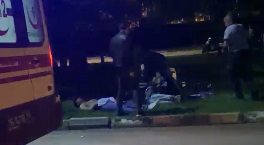 Bursa'da "Lazer tutma" kavgasında 2 kişi bıçaklandı