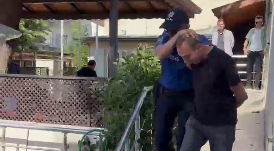 Bursa'da 10 yıl hapis cezasıyla aranan şüpheli kovalamaca sonucu yakalandı