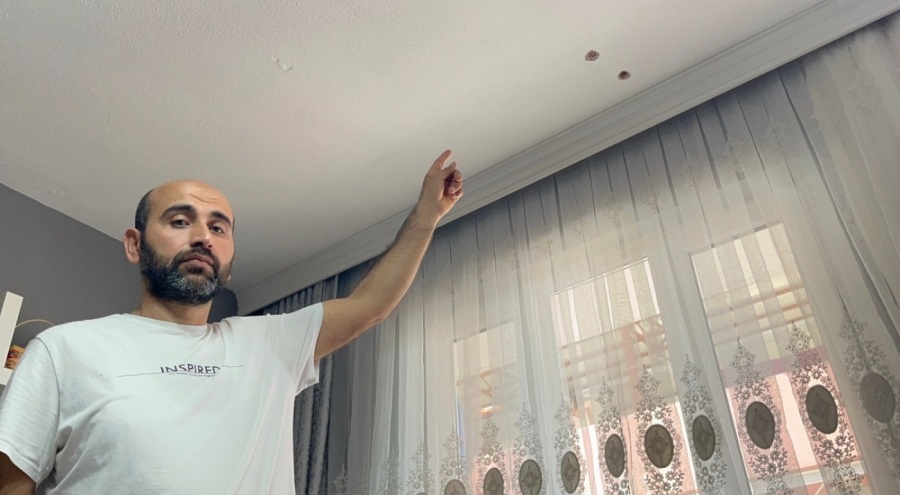 Bursa'da abisini evden çıkarmak için tavanı böyle deldi