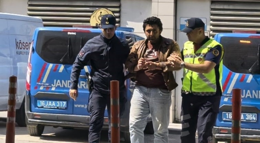 Jandarmaya ekiplerine saldıran genç tutuklandı