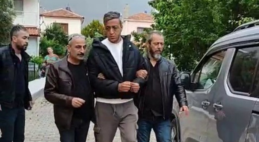 37 yıl 4 ay hapis cezasıyla aranan şüpheli, kız arkadaşıyla tatilde yakalandı