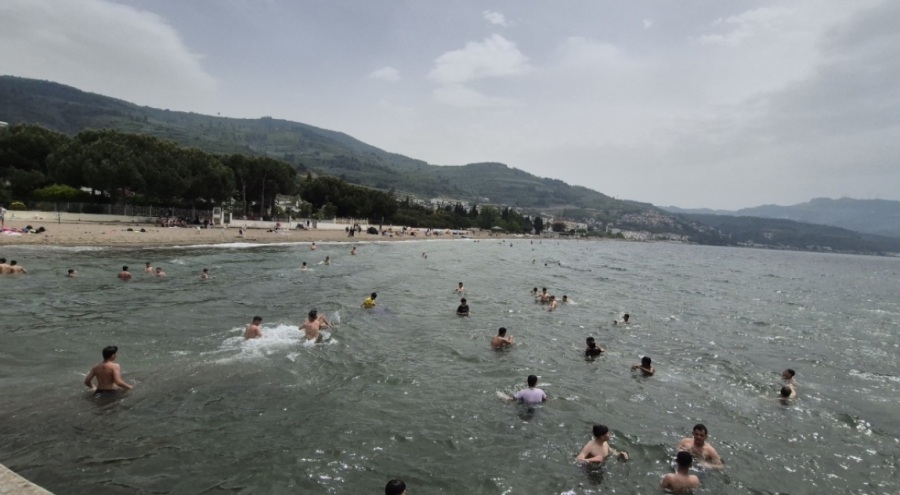 Bursa'da deniz sezonu erken açıldı