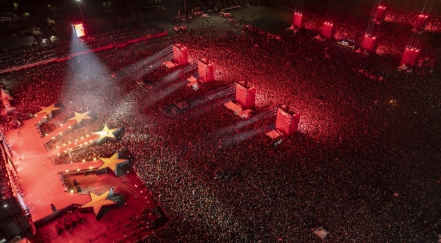 Şampiyon Galatasaray, kupasını Yenikapı'da aldı