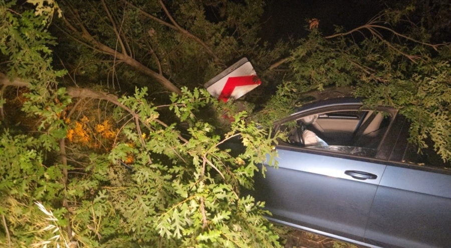 Motosiklet ile otomobil çarpıştı: 1 yaralı