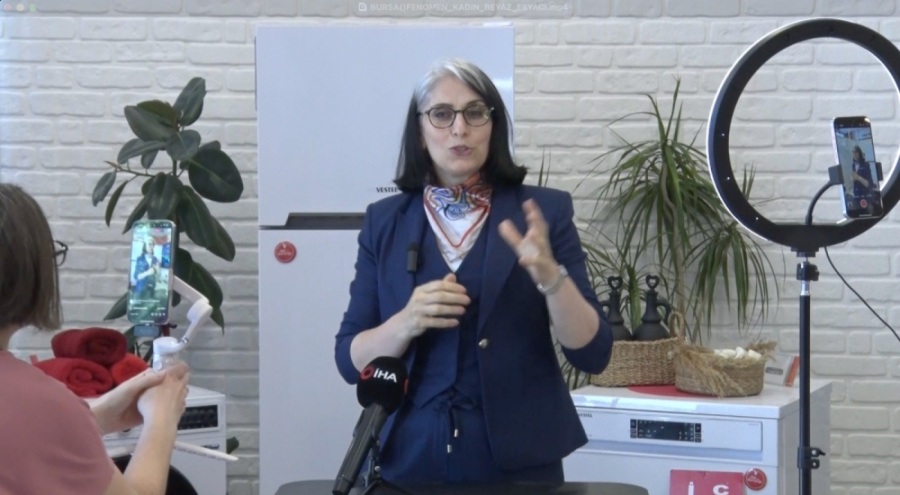 Bursa'da Azmi sayesinde önce patron ardından fenomen oldu